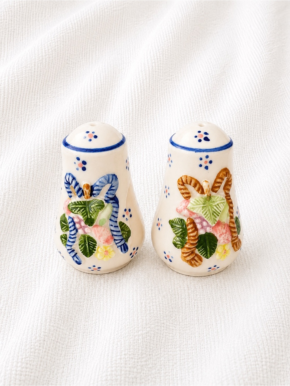 Vintage Ceramic Salt & Pepper Shakers Raised Floral Ribbon Country Cottage Set